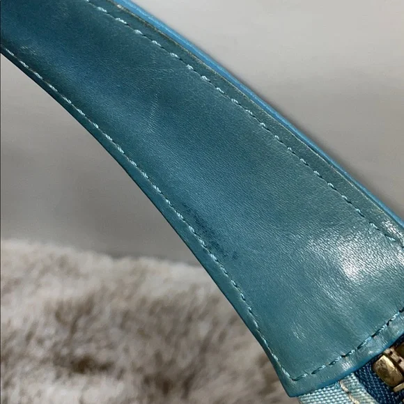 Vintage Dooney & Bourke Small Handbag - Picture 4 of 16